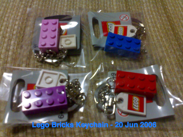 legobrickskeychain20jun06.jpg