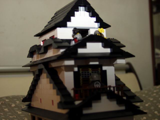 q_castle2a.jpg