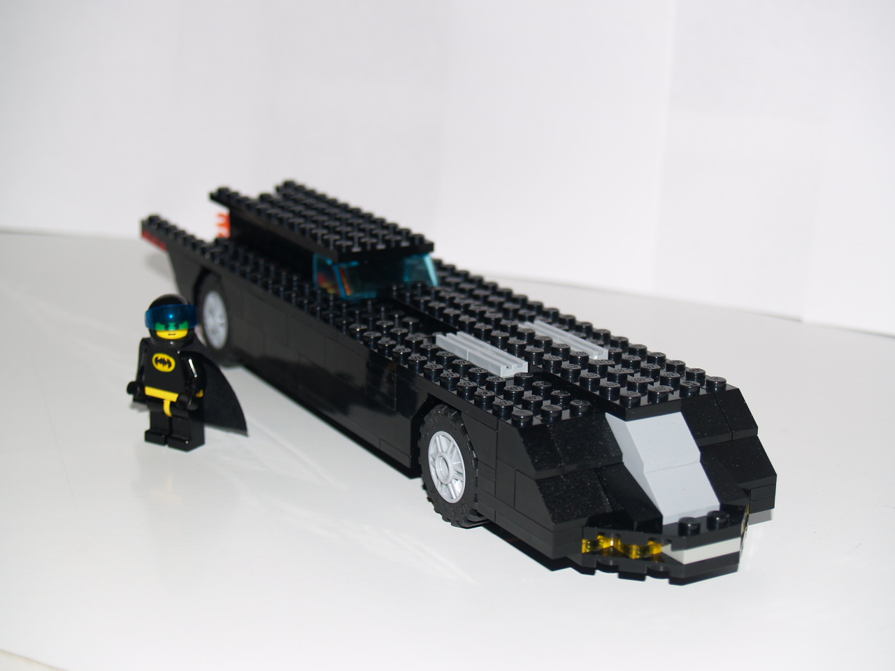 16btas_batmobile.jpg