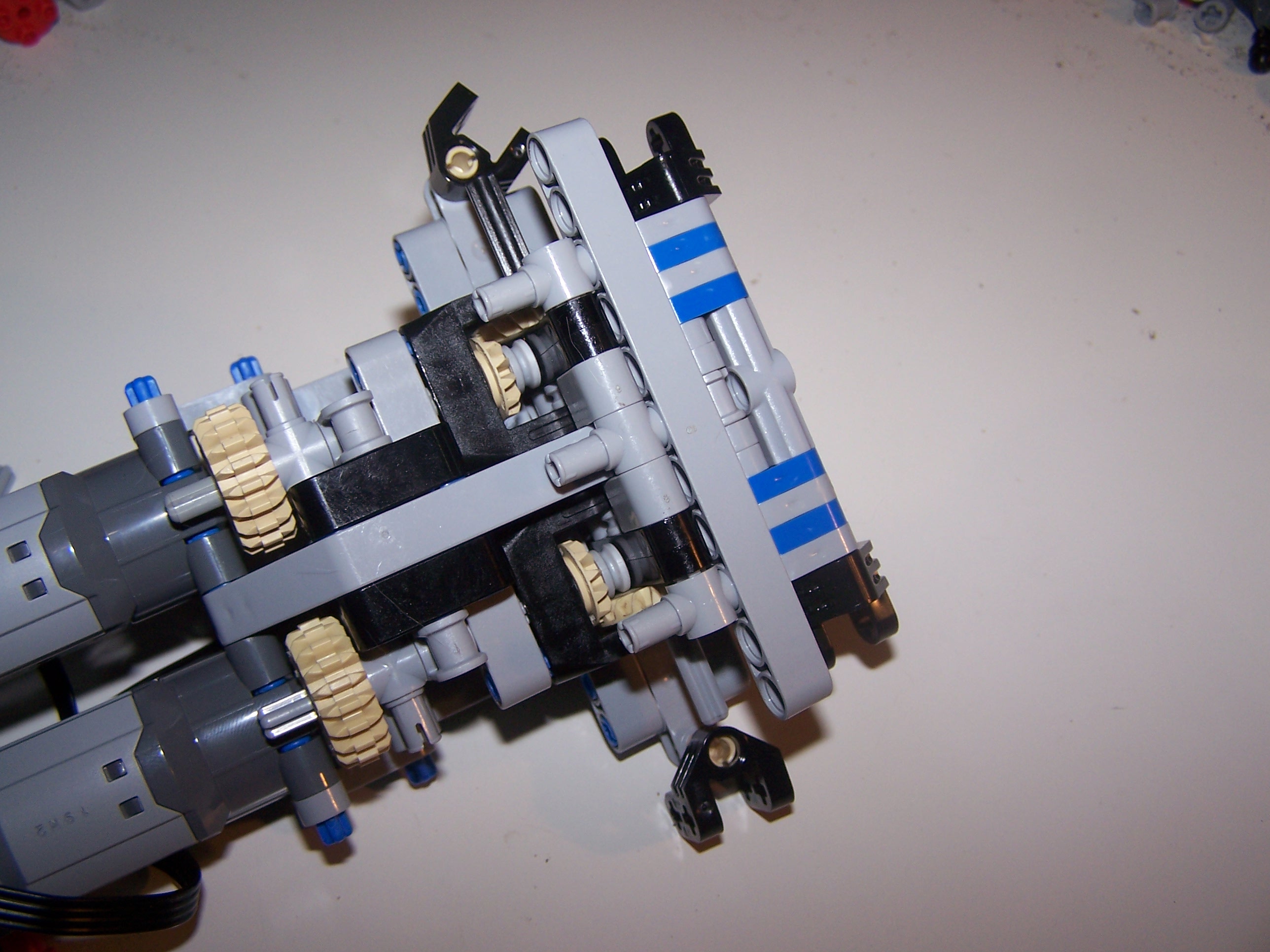 axle034.jpg