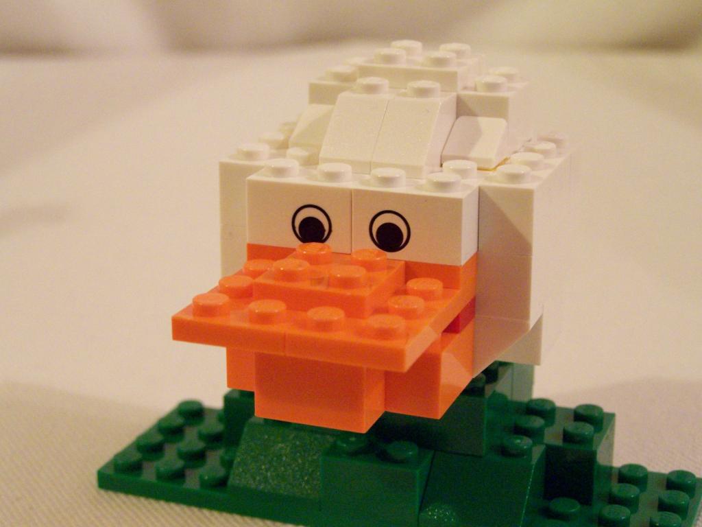 5585-moc-mr-pig-and-company-04.jpg