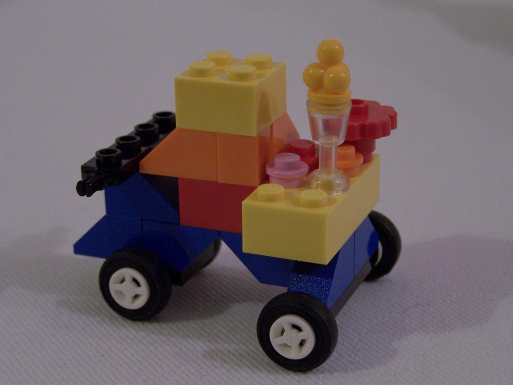 5585-moc-mr-pig-and-company-08.jpg