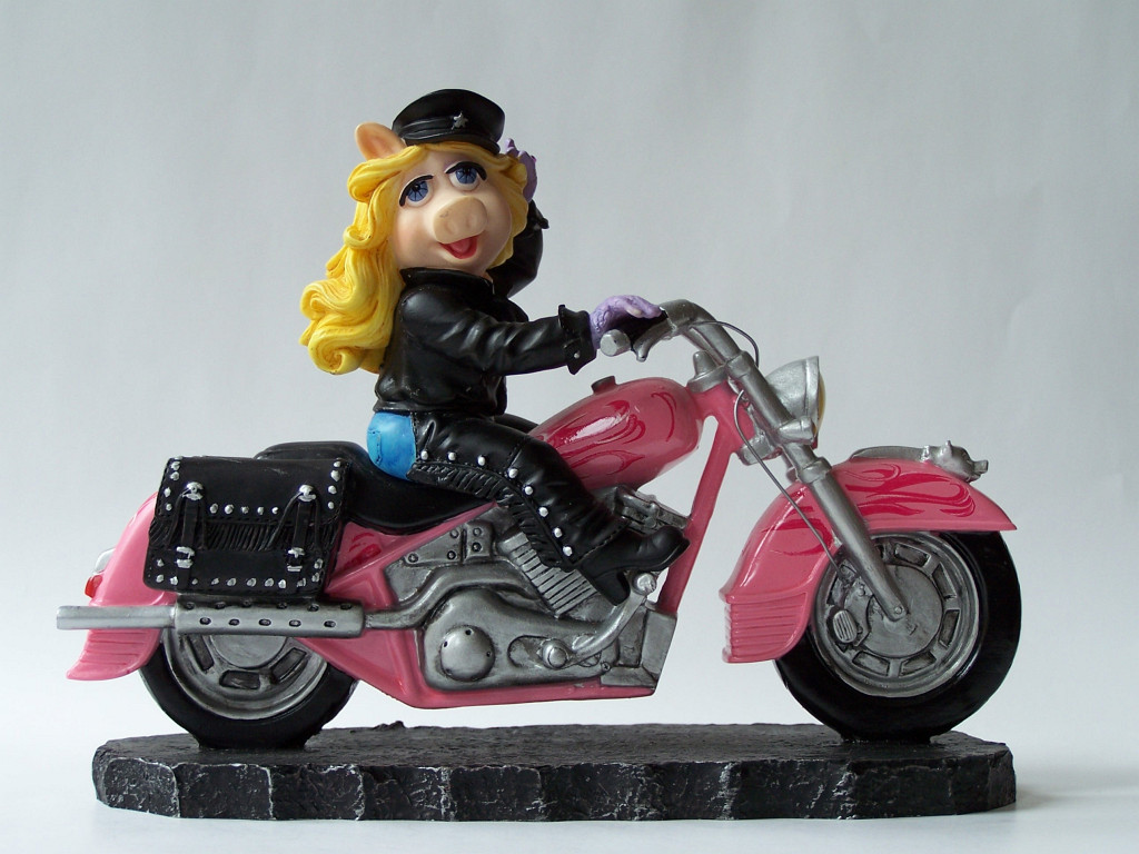 miss-piggy-progress-001-figurine.jpg