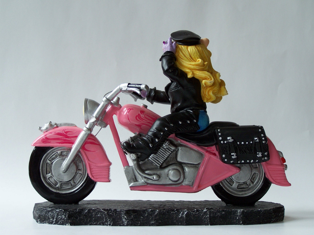 miss-piggy-progress-005-figurine.jpg