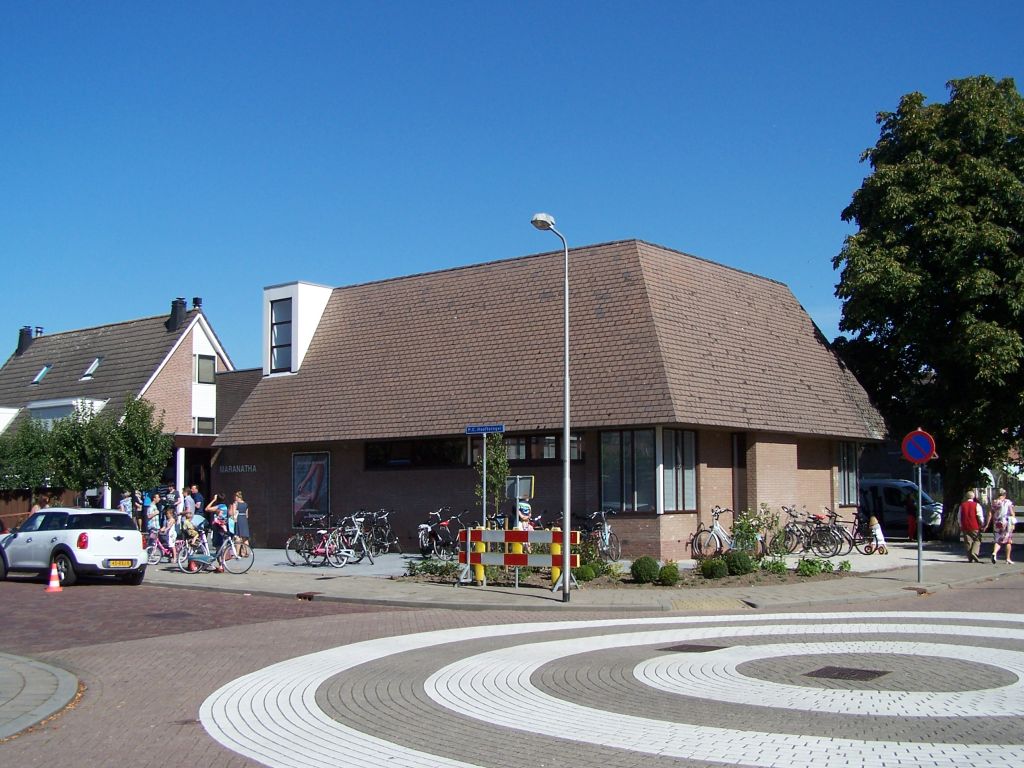 church-maranatha-002-for_comparison.jpg