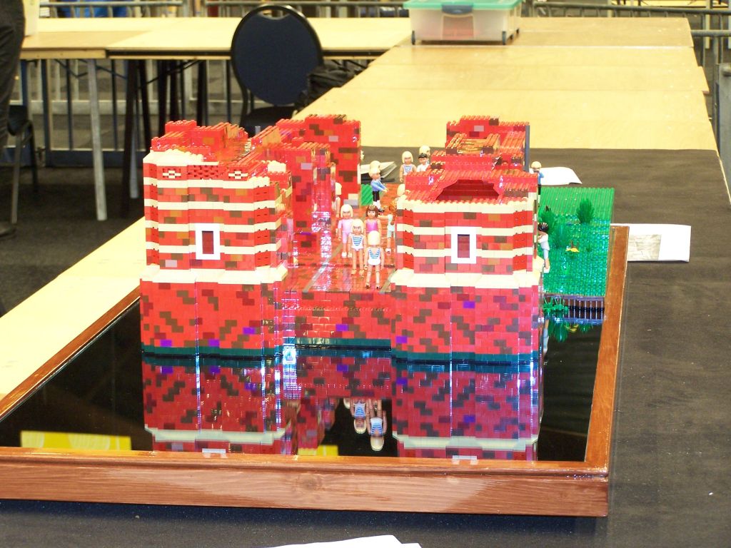 lego-world-2007-setting_up-010.jpg