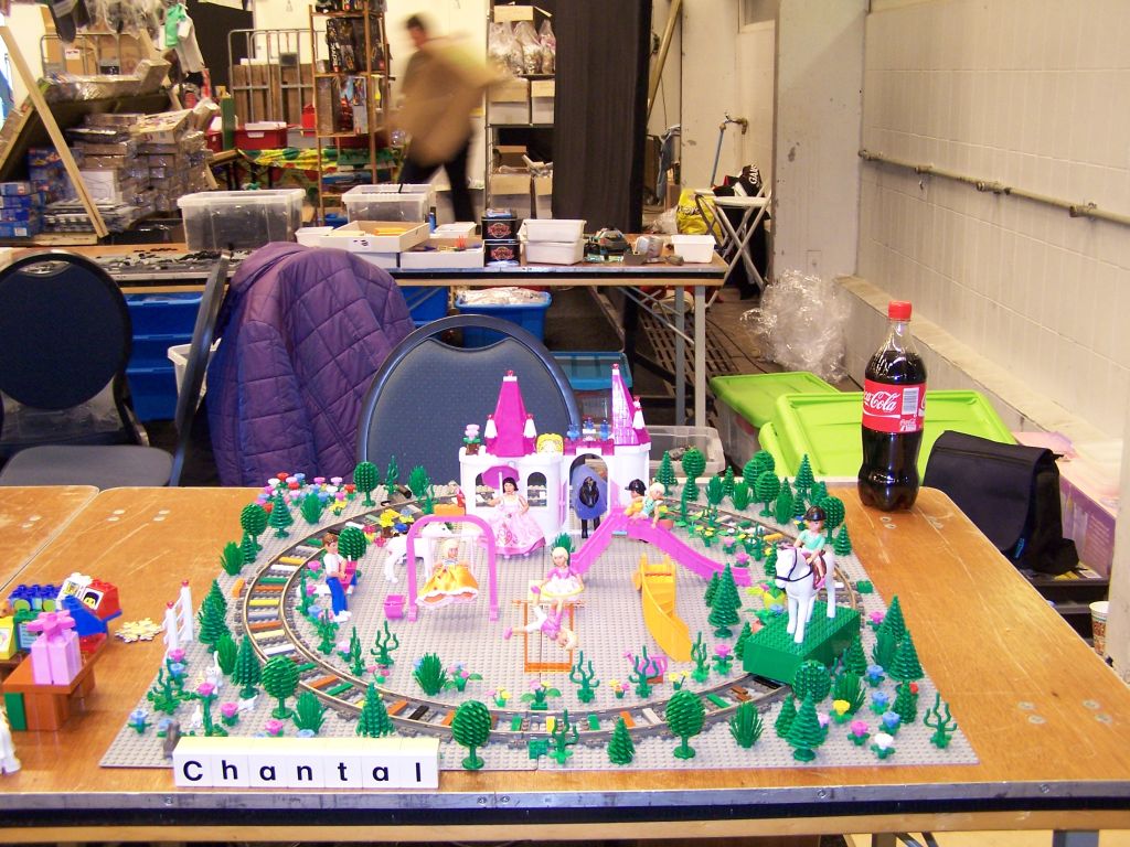 lego-world-2007-setting_up-011.jpg