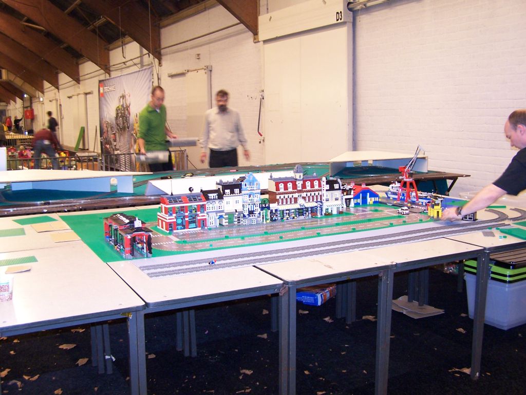lego-world-2007-setting_up-026.jpg