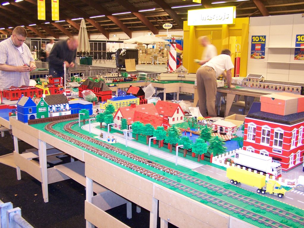 lego-world-2007-setting_up-034.jpg