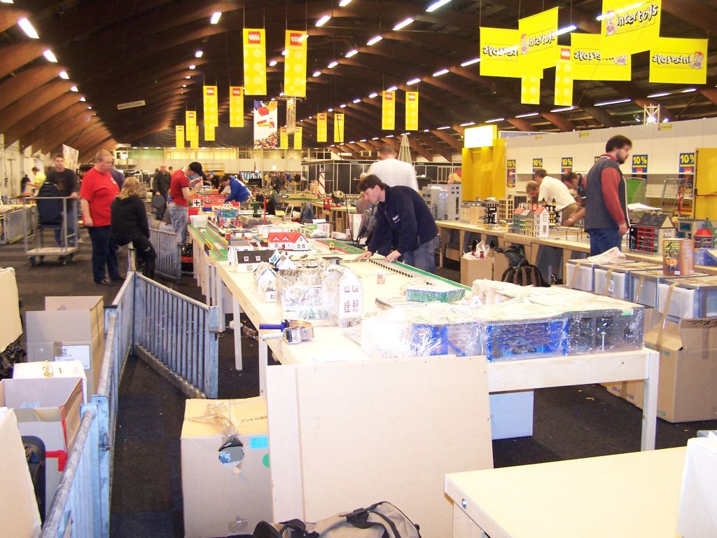 lego-world-2007-setting_up-036.jpg