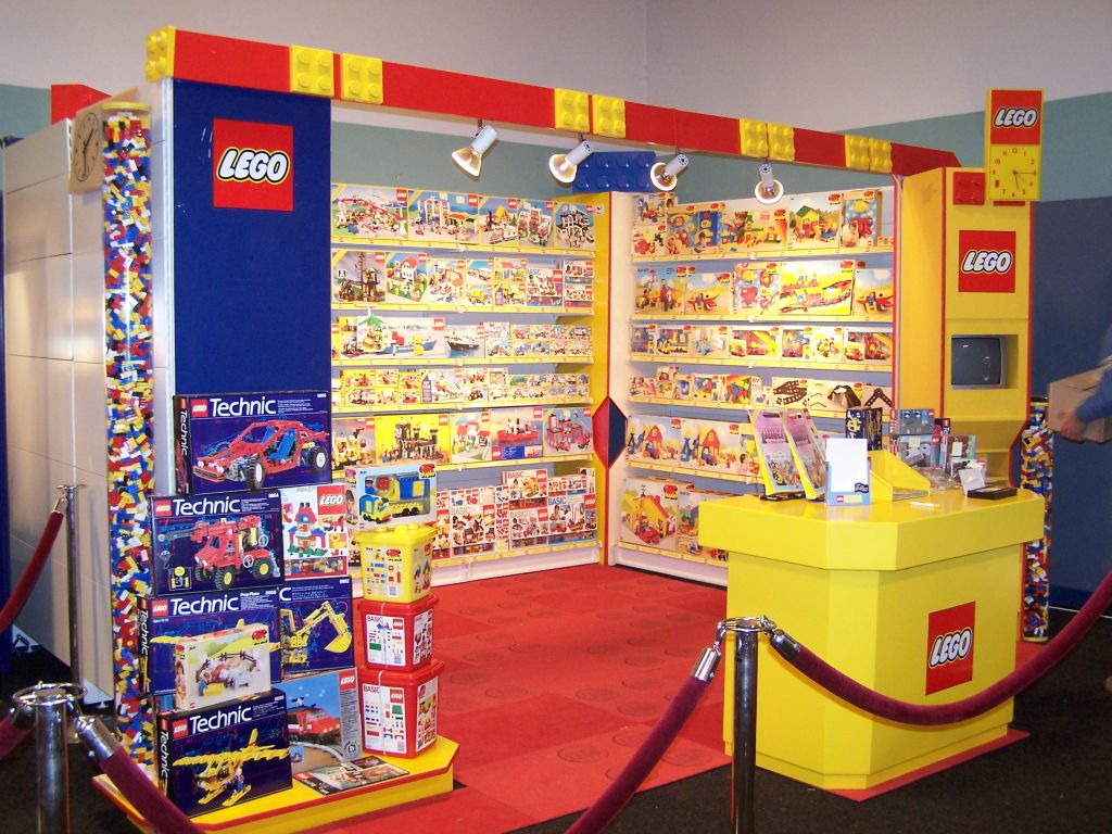lego-world-2007-setting_up-043.jpg