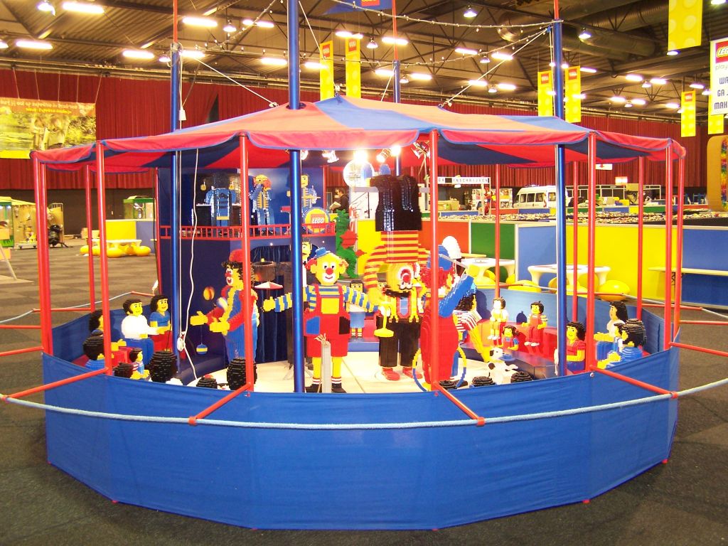 lego-world-2007-setting_up-058.jpg