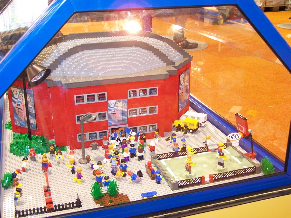 lego-world-2007-setting_up-066.jpg