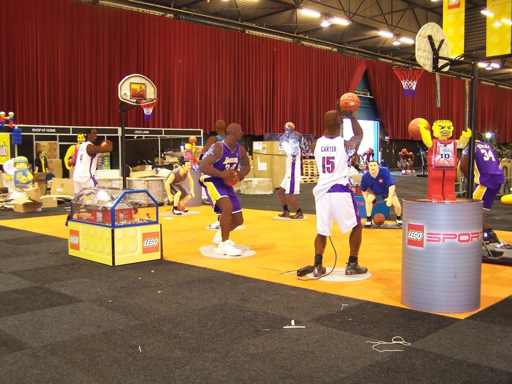 lego-world-2007-setting_up-067.jpg