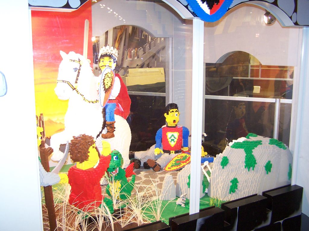 lego-world-2007-setting_up-070.jpg