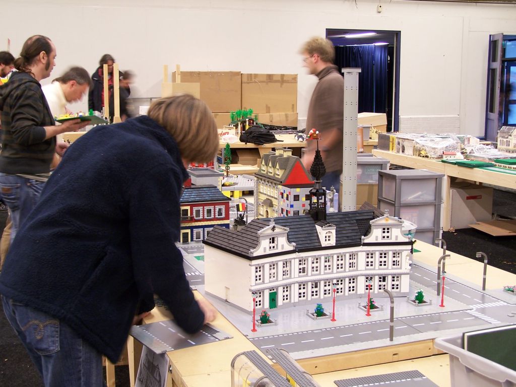 lego-world-2007-setting_up-082.jpg