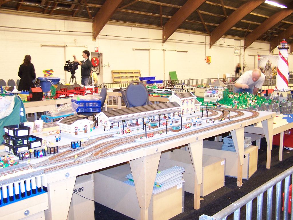 lego-world-2007-setting_up-085.jpg