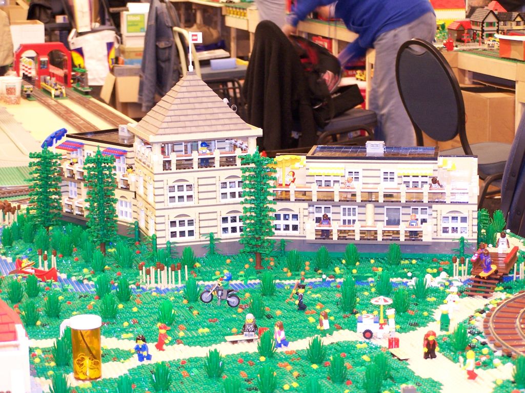 lego-world-2007-setting_up-087.jpg