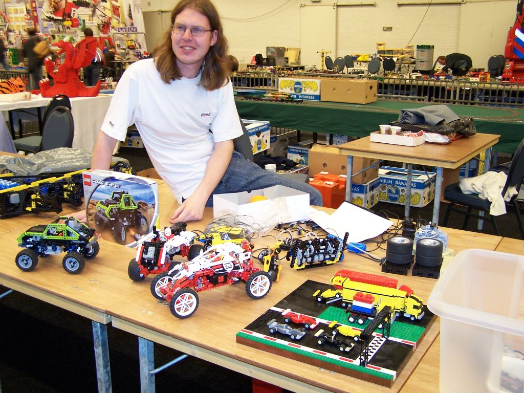 lego-world-2007-setting_up-093.jpg