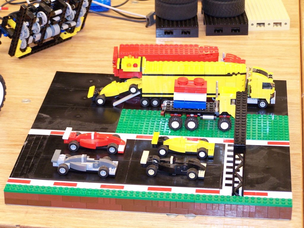 lego-world-2007-setting_up-094.jpg