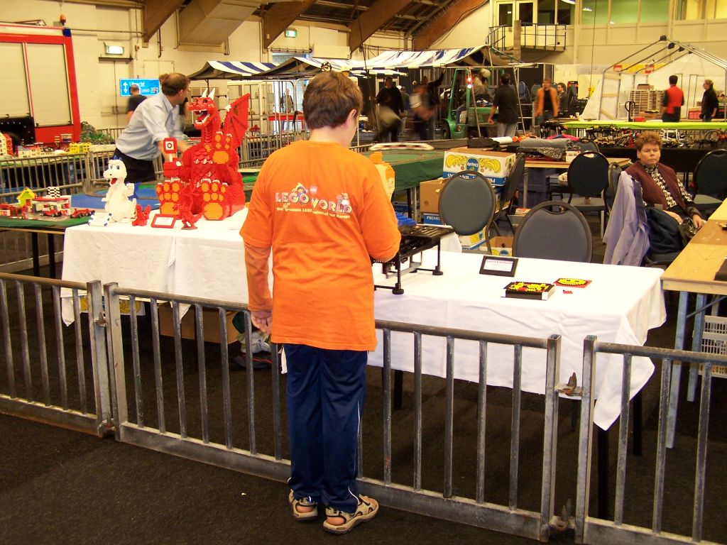 lego-world-2007-my_models_on_set_up_day-002.jpg