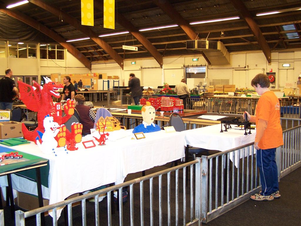 lego-world-2007-my_models_on_set_up_day-003.jpg