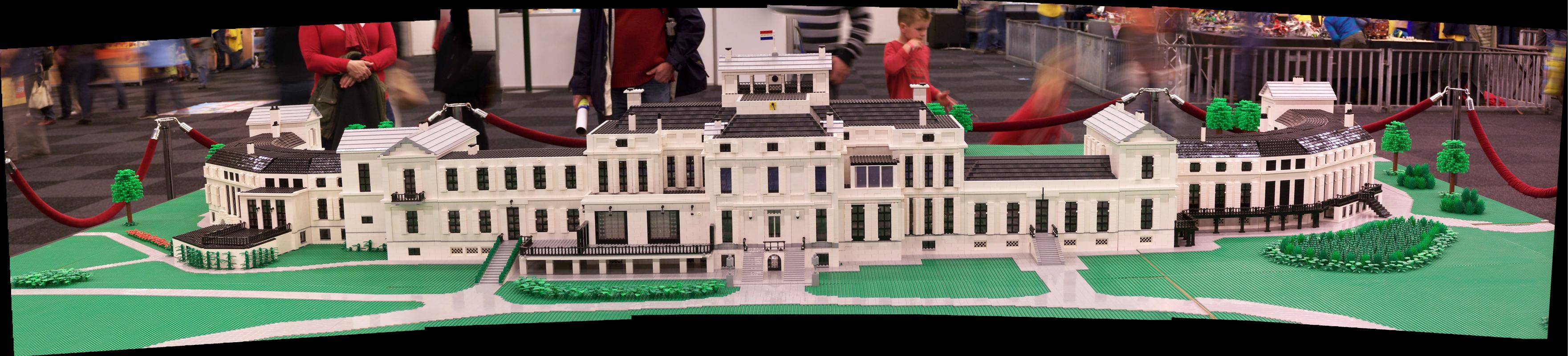 lego-world-2008-154-panorama.jpg