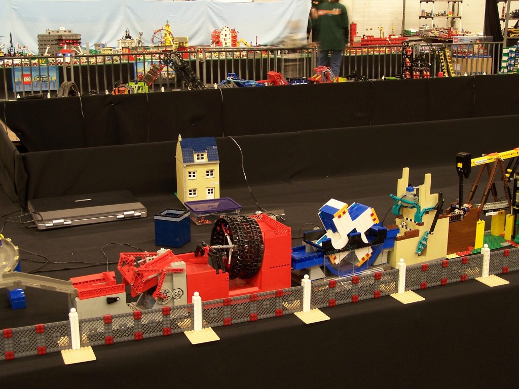 lego-world-2009-343-moc-gbc.jpg