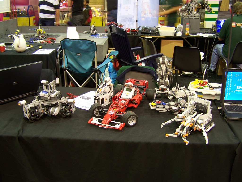 lego-world-2009-369-moc-nxt.jpg