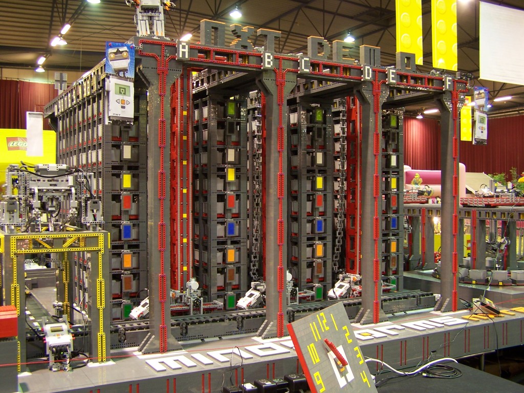 lego-world-2009-388-moc-nxt.jpg