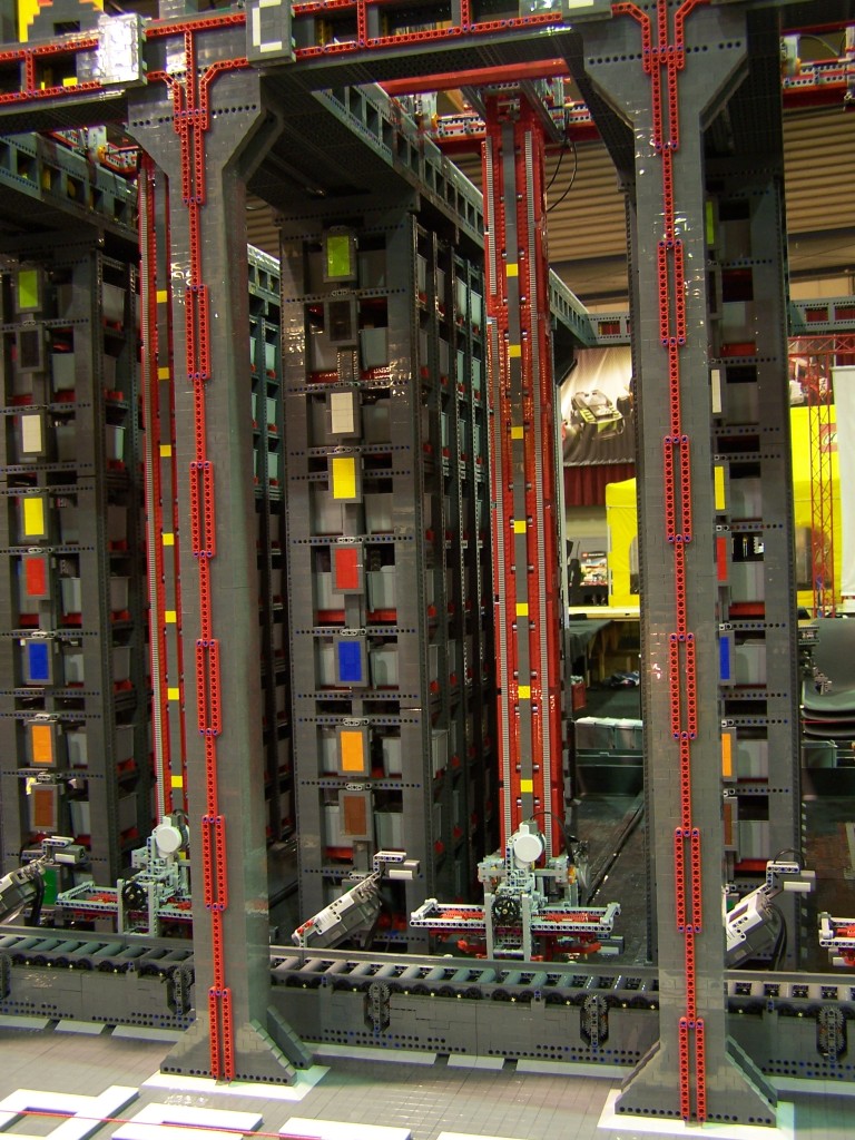 lego-world-2009-389-moc-nxt.jpg