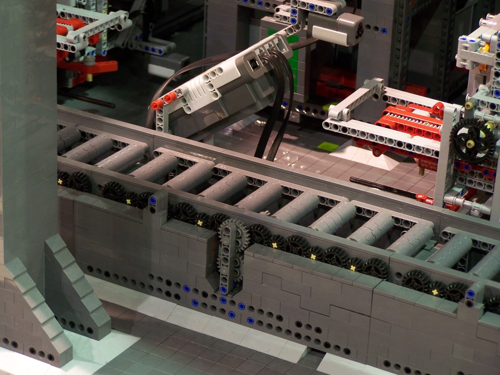 lego-world-2009-390-moc-nxt.jpg