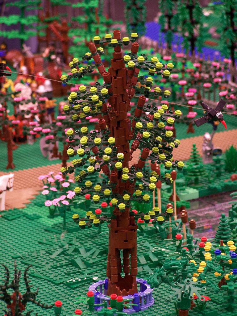 lego-world-2009-283-moc-castle.jpg