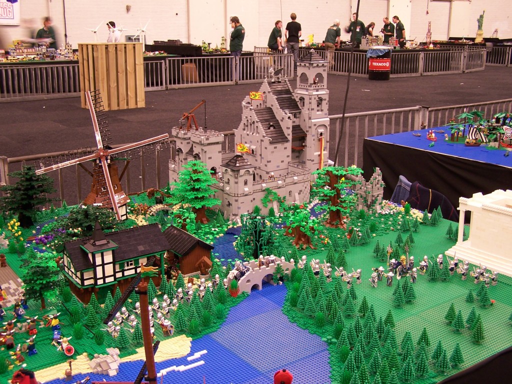 lego-world-2009-303-moc-castle.jpg