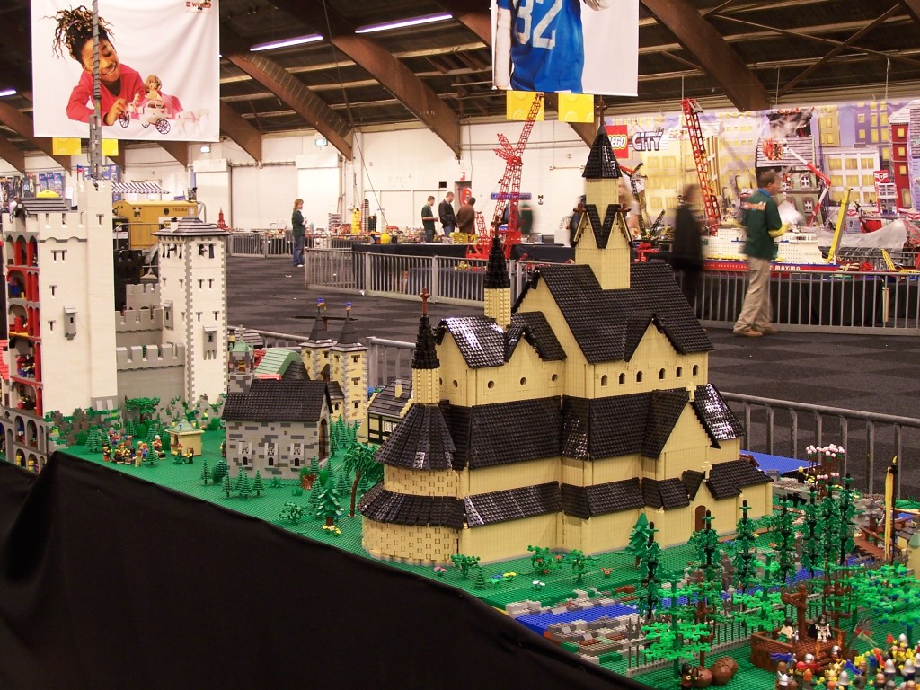 lego-world-2009-311-moc-castle.jpg