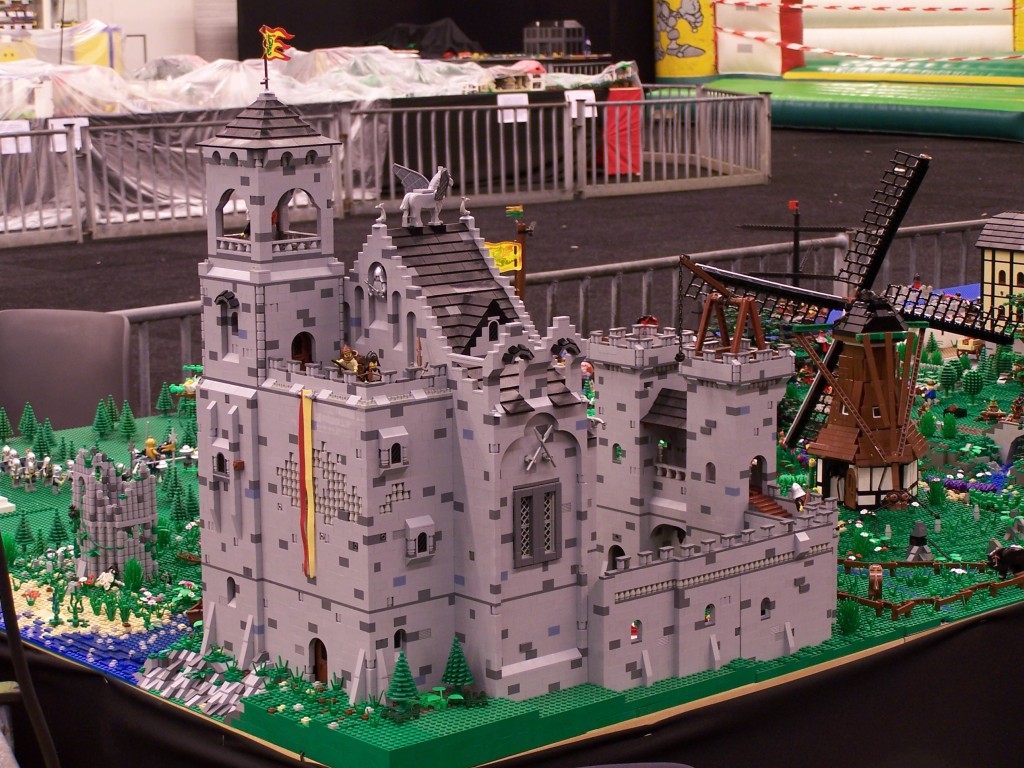 lego-world-2009-322-moc-castle.jpg