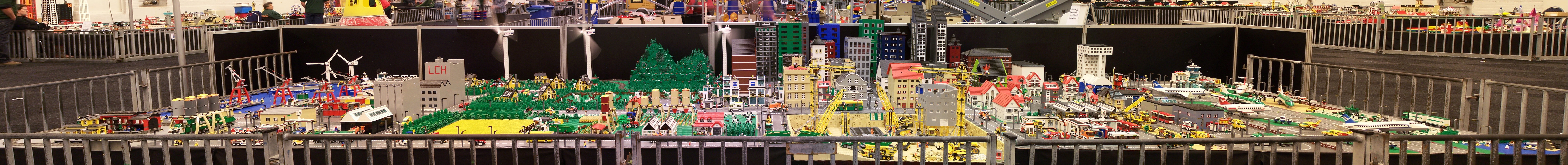 lego-world-2009-323-moc-city-panorama.jpg