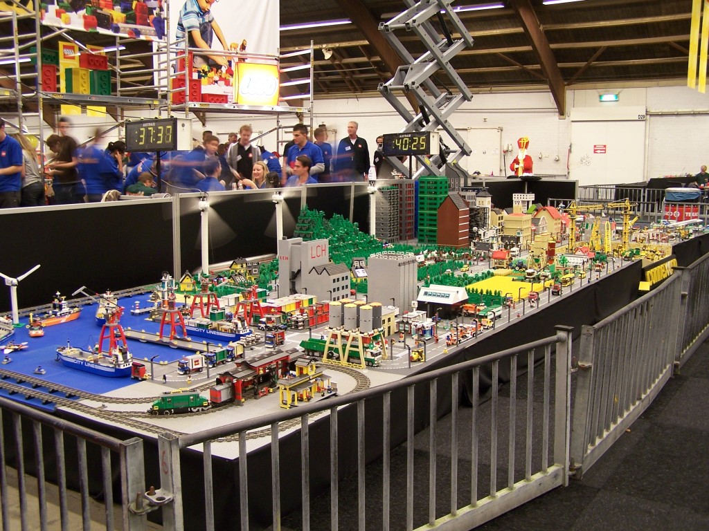 lego-world-2009-324-moc-city.jpg