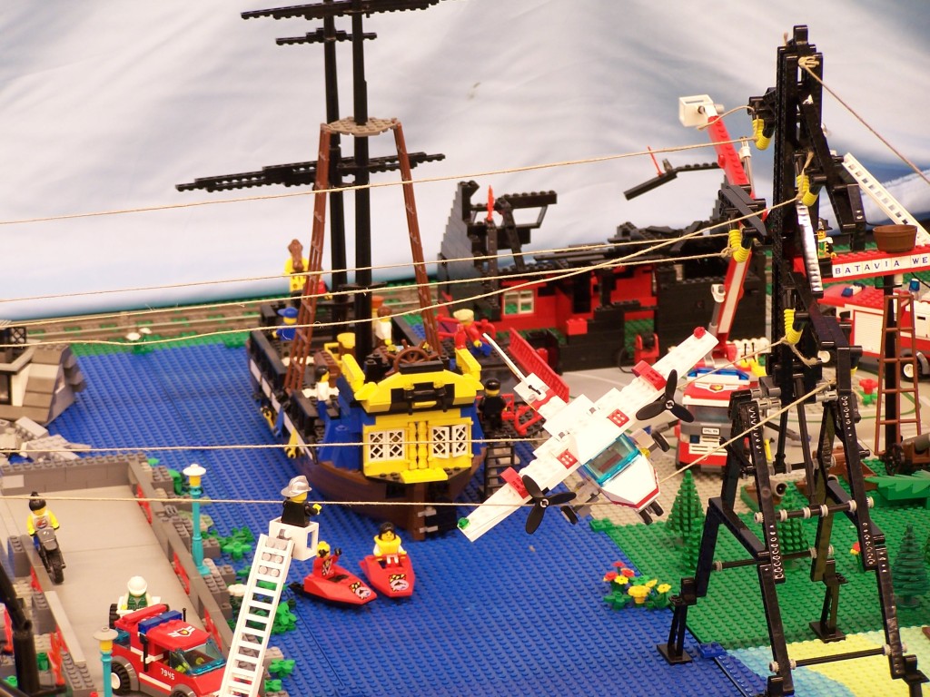 lego-world-2009-354-moc-incident-city.jpg