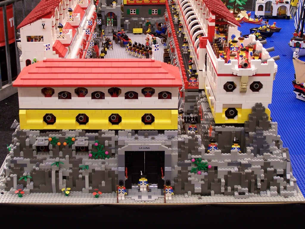 lego-world-2009-411-moc-pirates.jpg