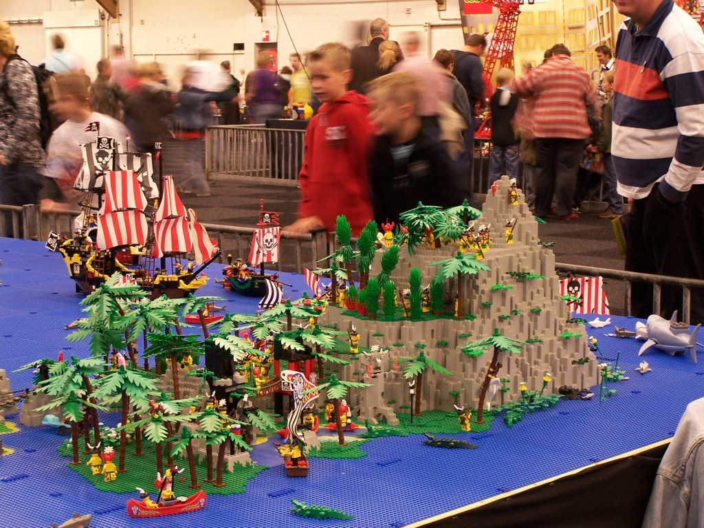 lego-world-2009-420-moc-pirates.jpg