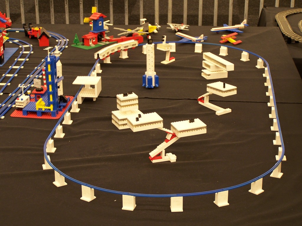 lego-world-2009-431-moc-trains-niels.jpg