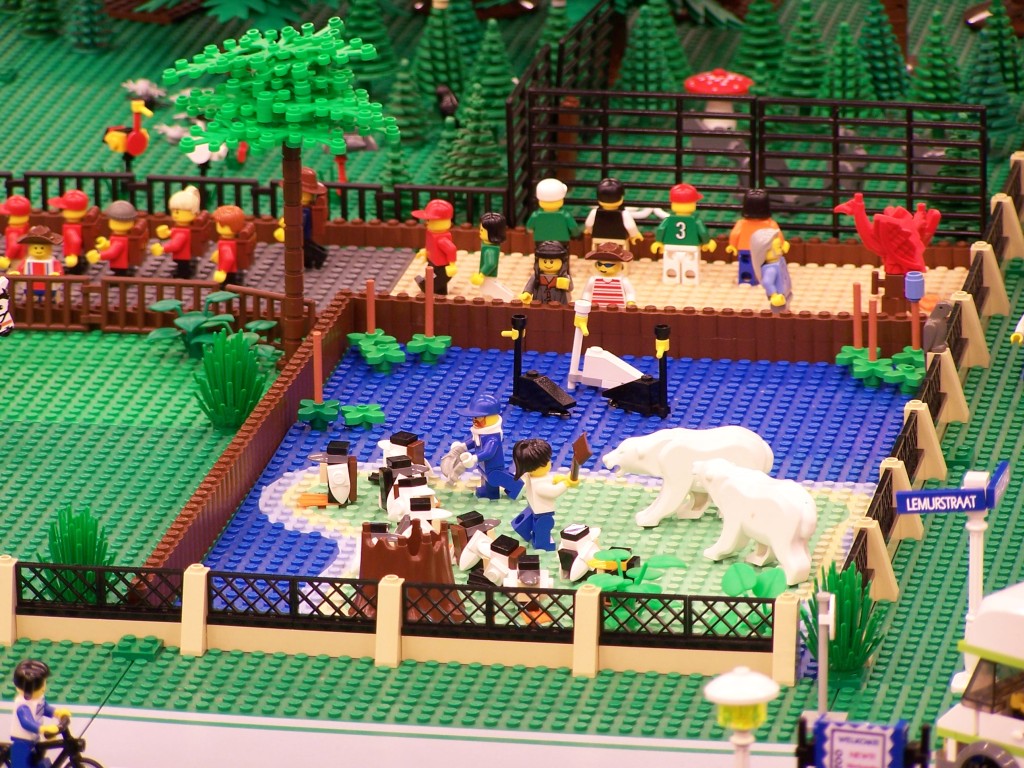 lego-world-2009-446-moc-trains.jpg