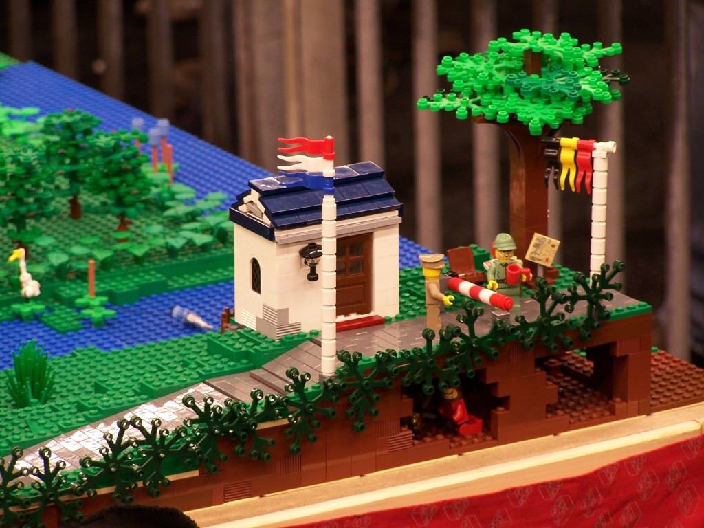 lego-world-2009-449-moc-trains.jpg