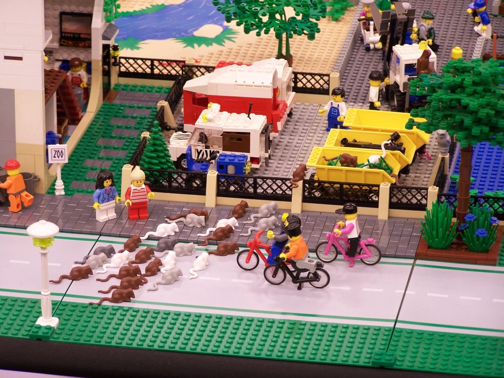 lego-world-2009-452-moc-trains.jpg