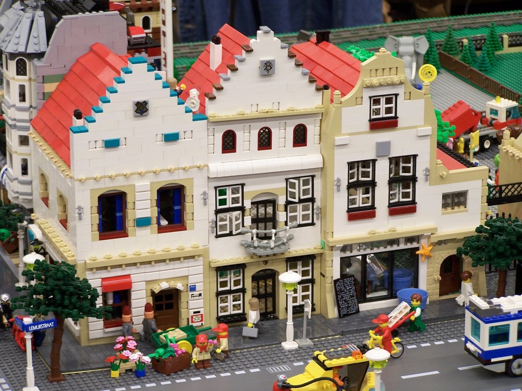 lego-world-2009-464-moc-trains.jpg