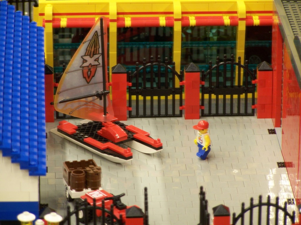 lego-world-2009-483-moc-trains.jpg
