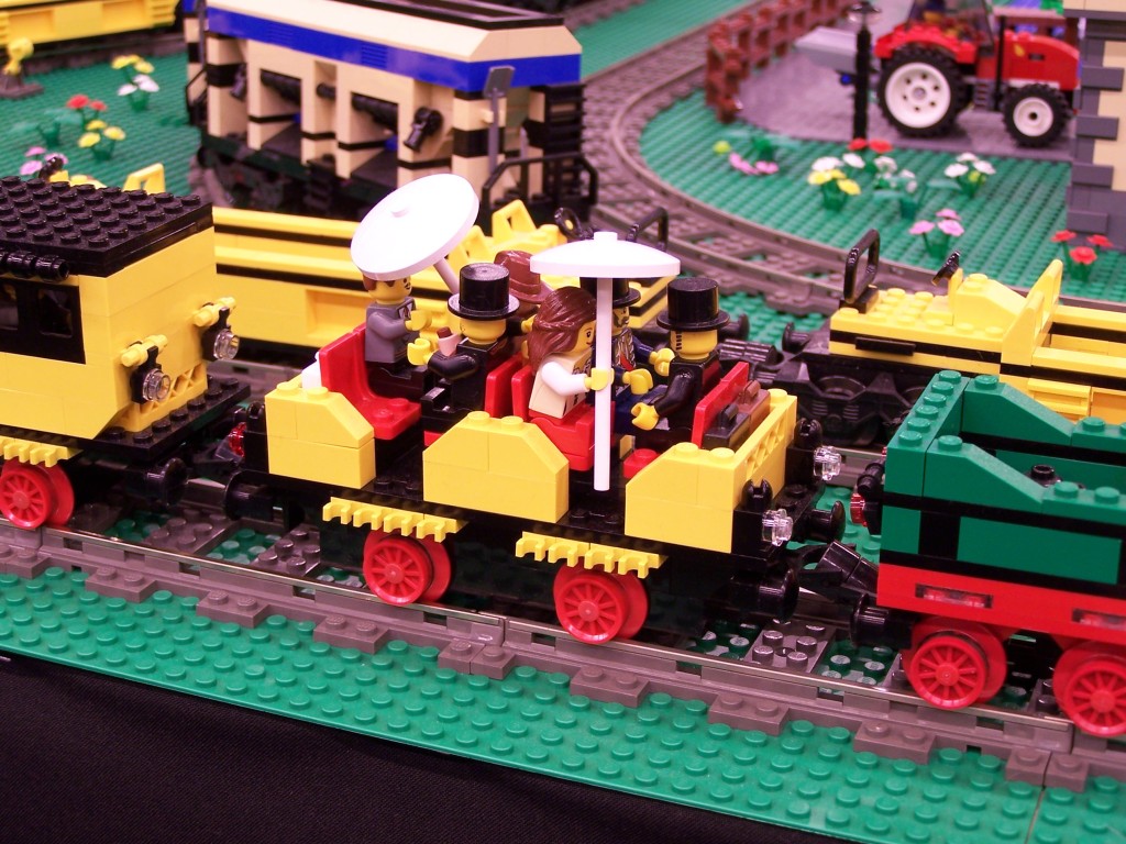lego-world-2009-489-moc-trains.jpg
