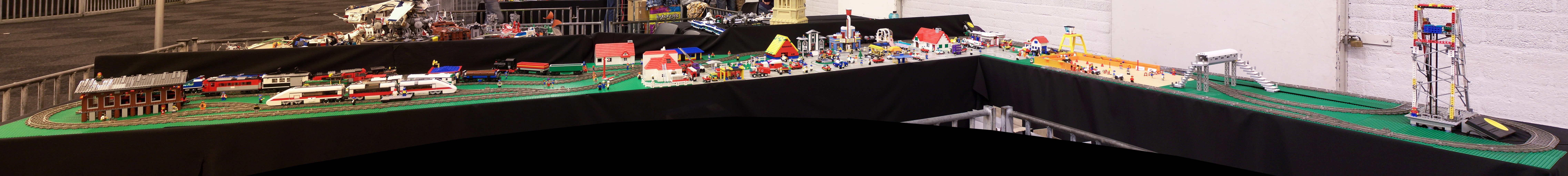 lego-world-2009-070-moc-panorama.jpg