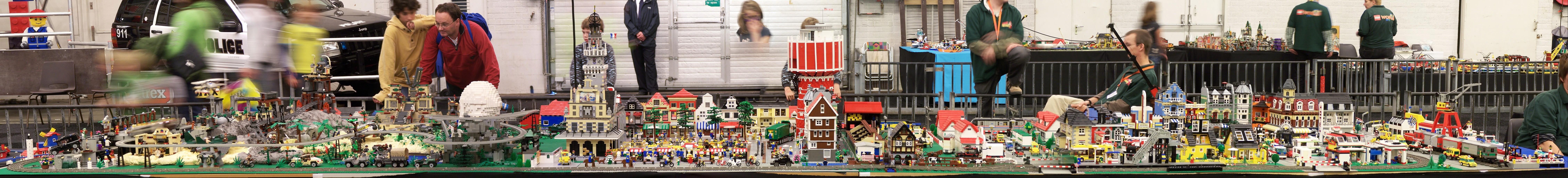 lego-world-2009-269-moc-panorama.jpg